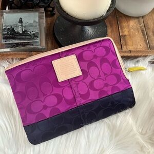 NEW! Rare Coach Weekend Colorblock E-Reader Sleeve – Violet & Navy | NWOT